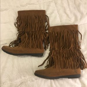 rampage brown fringe boots